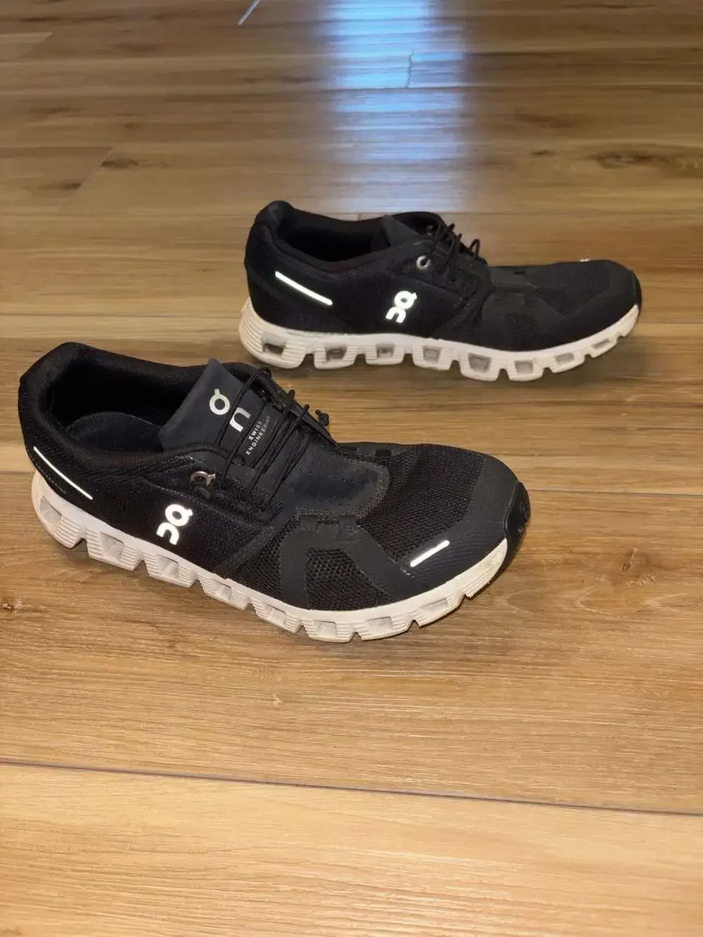 On Running Cloud 5 All-Black Performance Running Shoes - Picture 3 of 7
